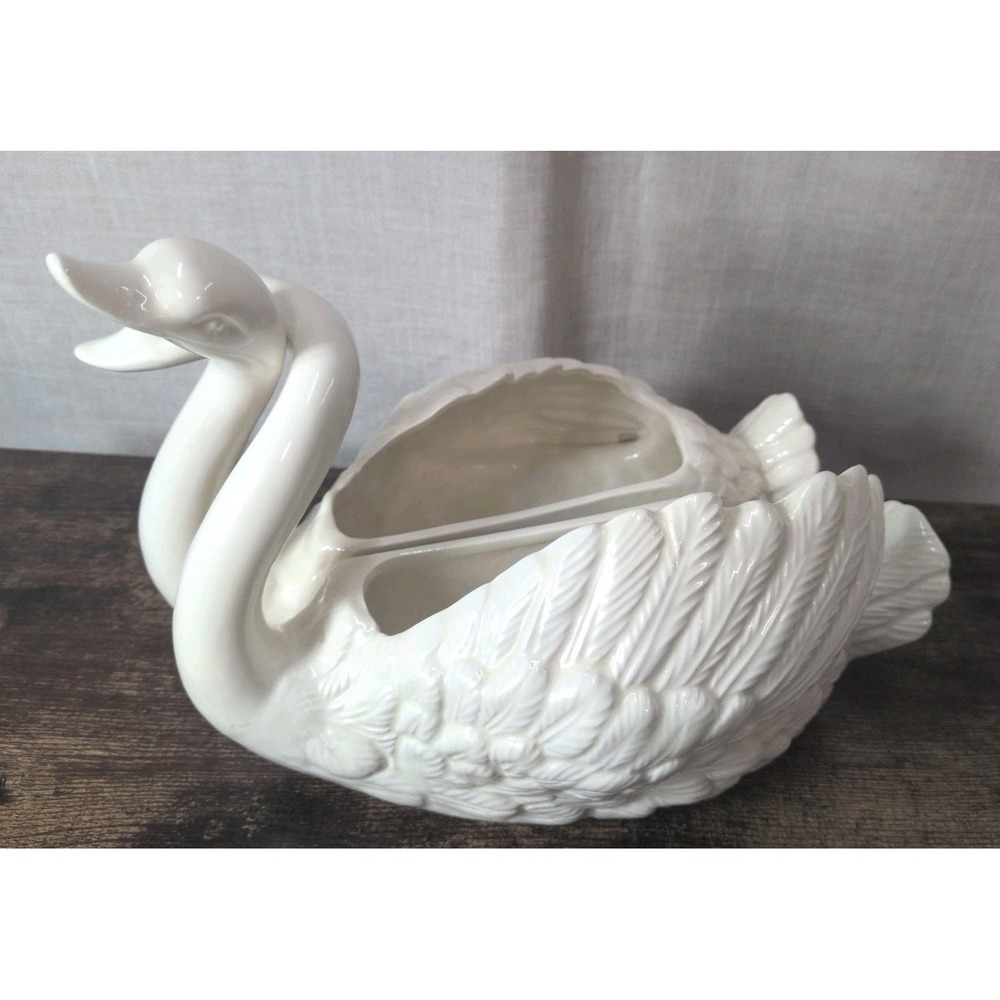 Ceramic Fleur De Lis Vintage White Swan Intertwined Planters